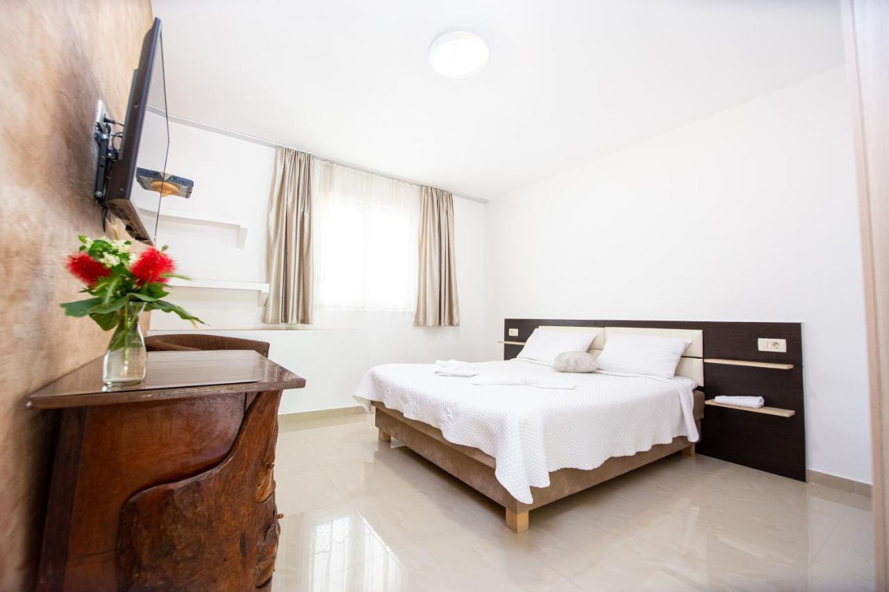Saki Apartments บุดวา ภายนอก รูปภาพ