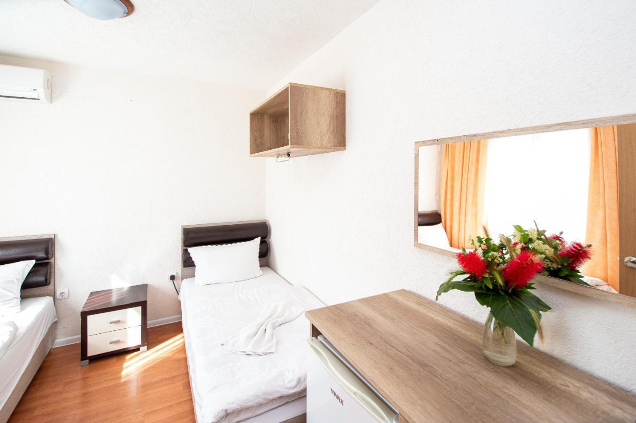 Saki Apartments บุดวา ภายนอก รูปภาพ