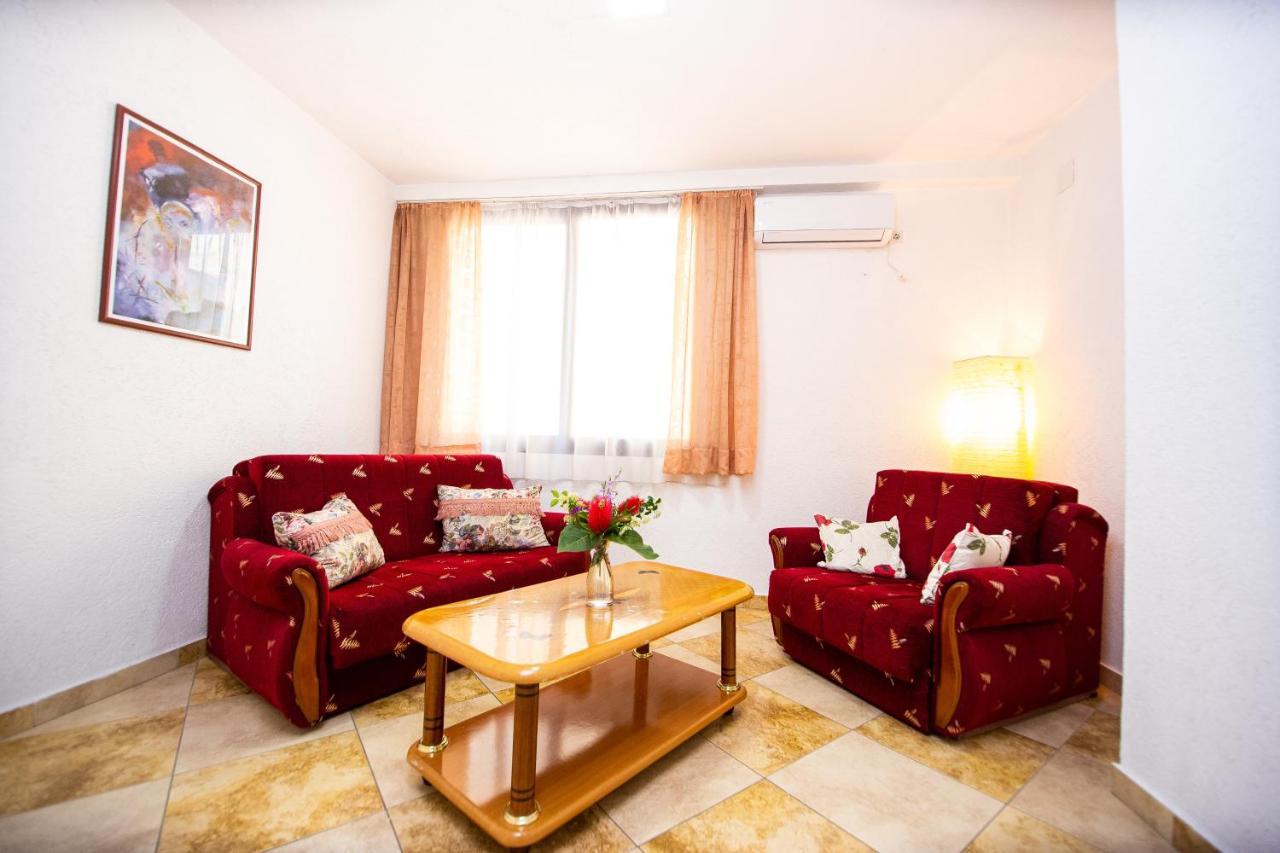 Saki Apartments บุดวา ภายนอก รูปภาพ