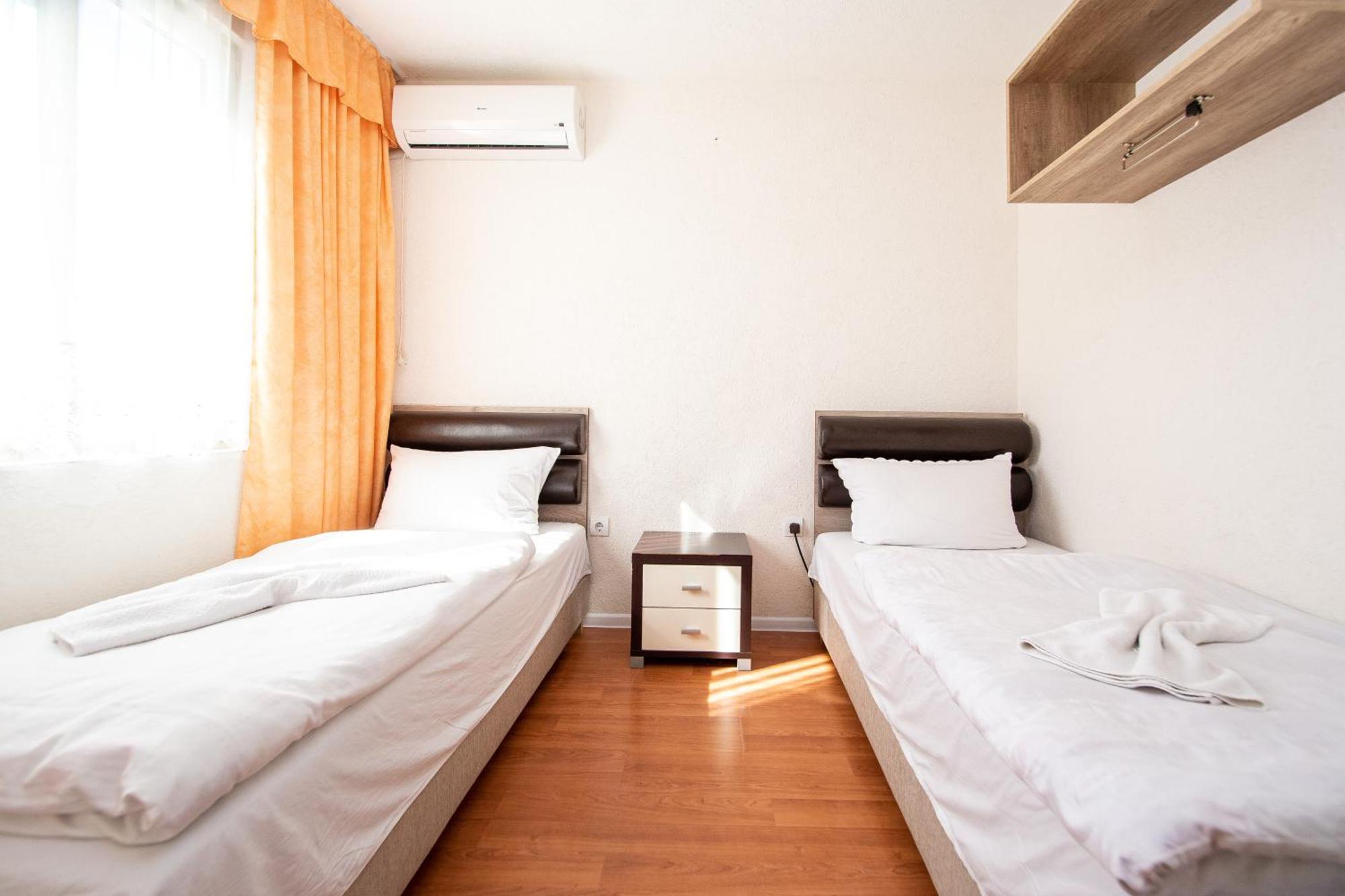 Saki Apartments บุดวา ภายนอก รูปภาพ