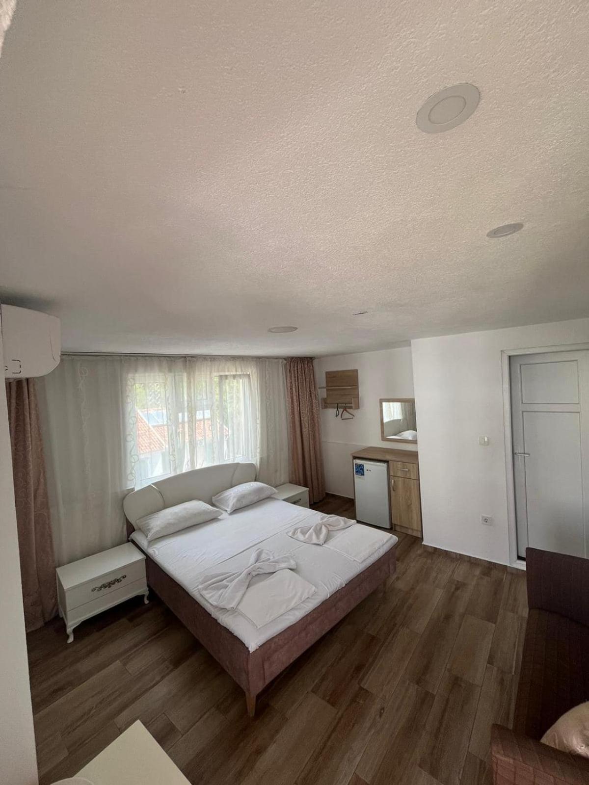 Saki Apartments บุดวา ภายนอก รูปภาพ
