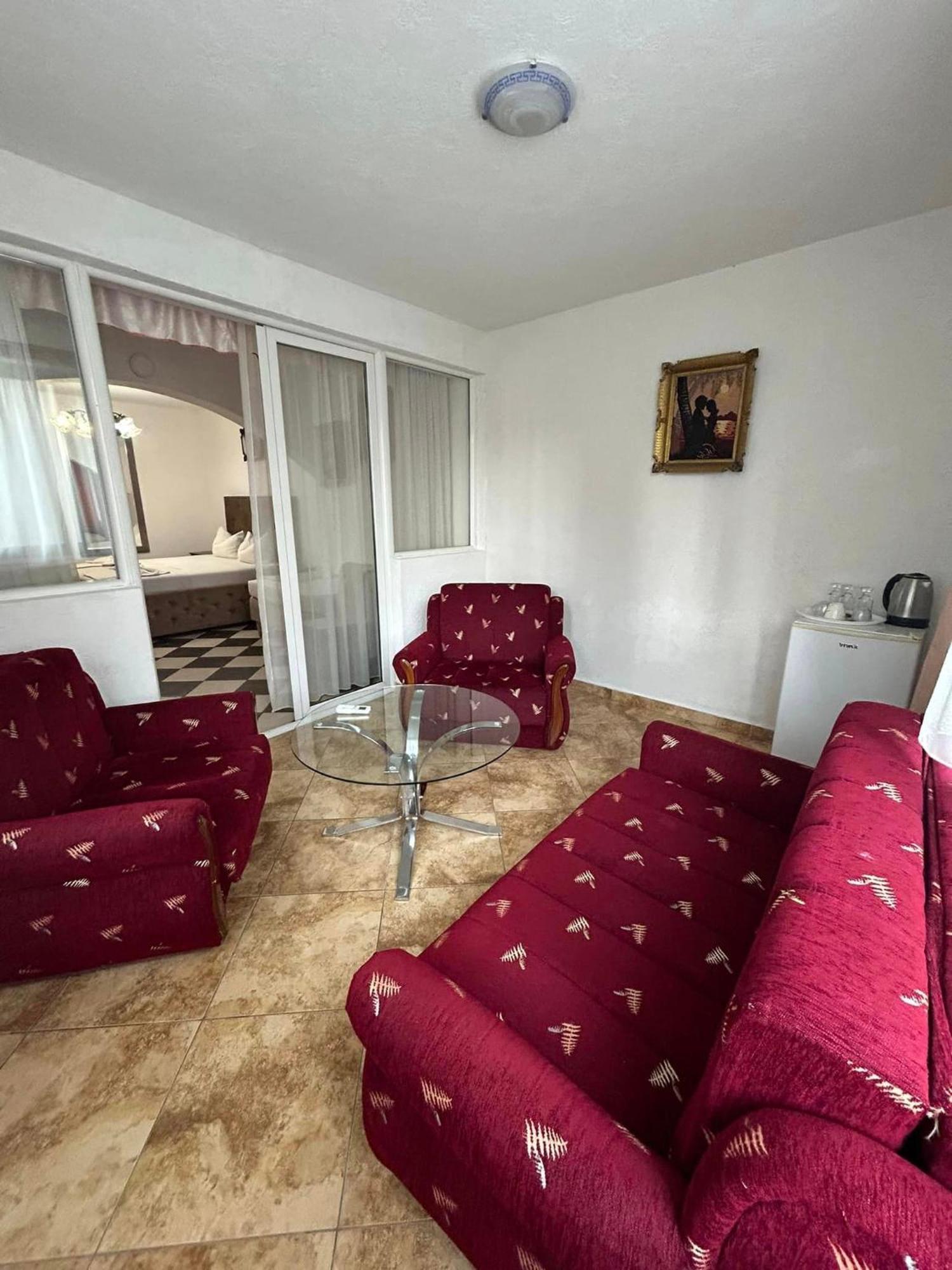 Saki Apartments บุดวา ภายนอก รูปภาพ